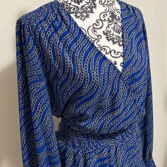 Micheal Kors Printed Ruffle Dress. - Picture 6 of 9